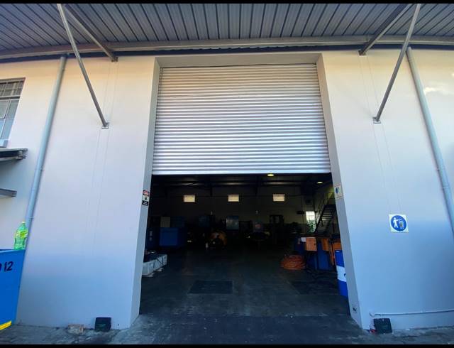 1,111M² WAREHOUSE TO LET IN PAARDEN EILAND